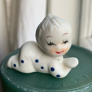🍦HOST PICK🍦Tiny Porcelain Baby vintage, possibly Japanese, Kewpie Doll